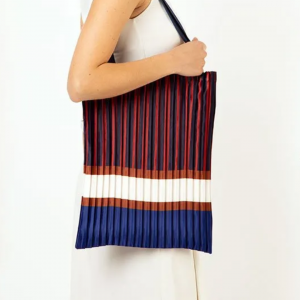 Borsa plissettata tote by Multitudes
