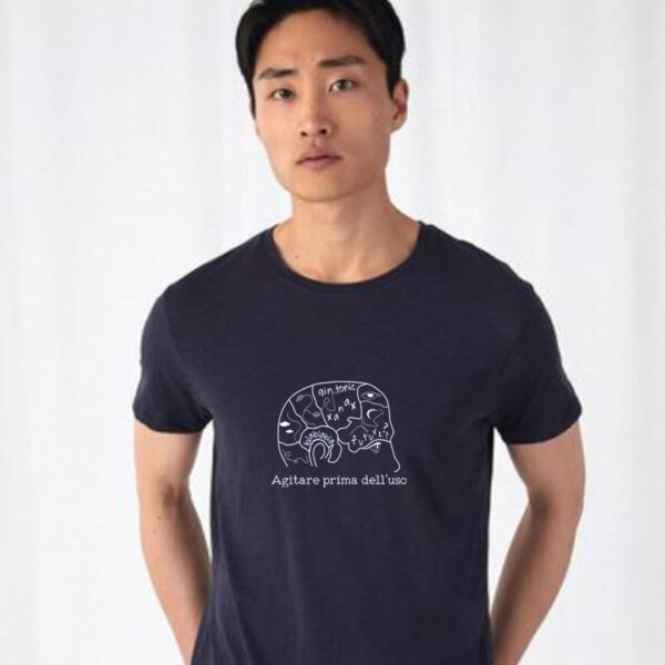 T-shirt Milanese "Agitare prima dell'uso" - Image 4