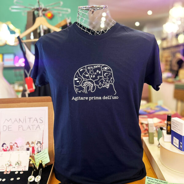 T-shirt Milanese "Agitare prima dell'uso" - Image 3