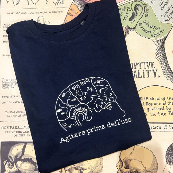 T-shirt Milanese "Agitare prima dell'uso"